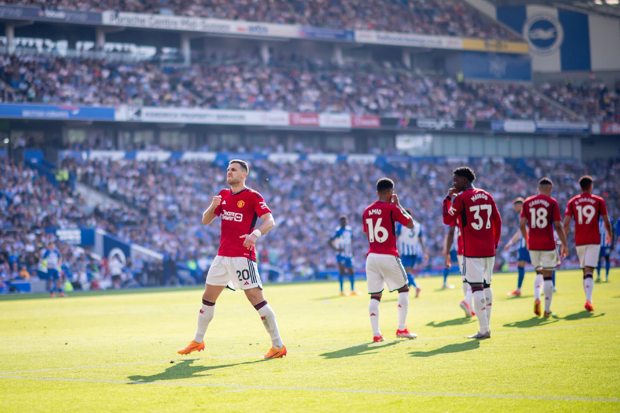 球迷期待着 球迷期待着